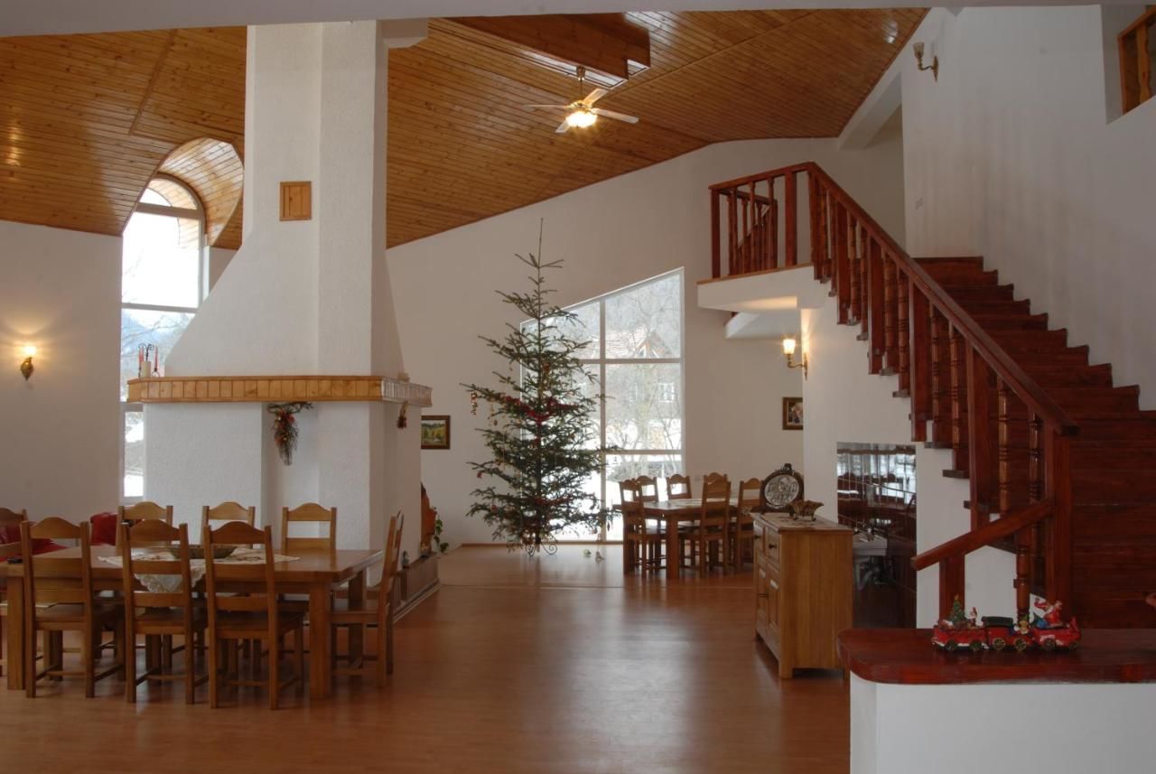 Курортные отели Vila Carpathia Бран-11